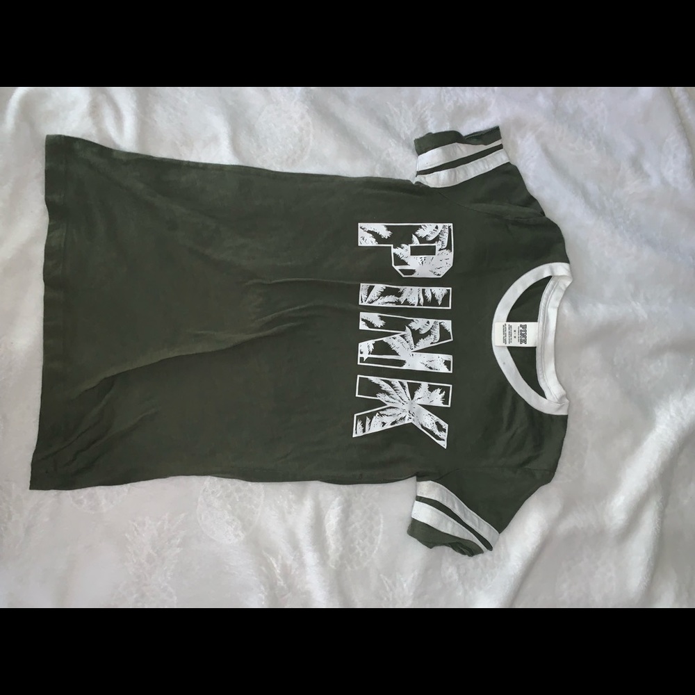 T-shirt from pink